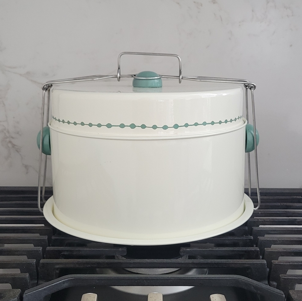 RETRO STYLE CREAM & SAGE GREEN "PATISSERIE" CAKE CARRIER - Picture 3 of 10